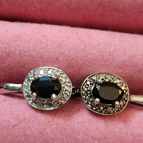 Black Spinel leverback earrings - Picture 4 of 4